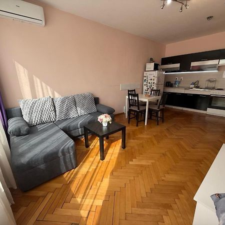 Lovely City Center 1Bd, 1Bt Apartment Sofia Exterior foto