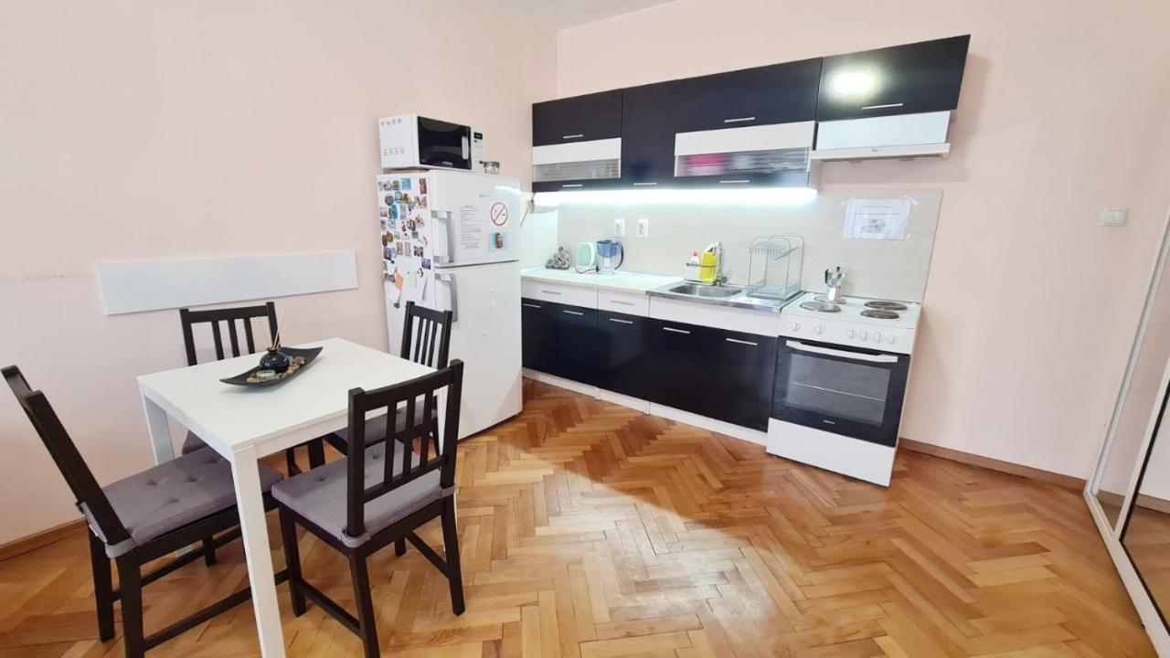 Lovely City Center 1Bd, 1Bt Apartment Sofia Exterior foto